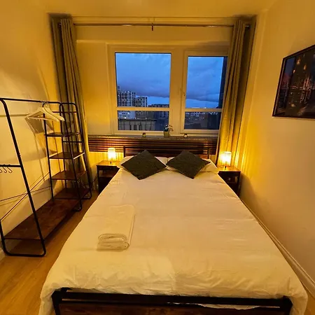 Modern 2 Bedroom 2 Bathroom Flat, Free Parking Лондон Экстерьер фото