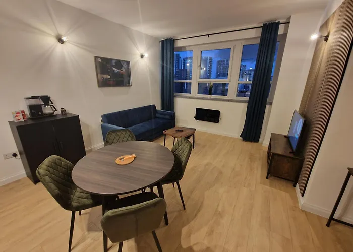 Modern 2 Bedroom 2 Bathroom Flat, Free Parking