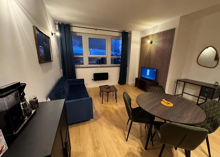 Modern 2 Bedroom 2 Bathroom Flat, Free Parking