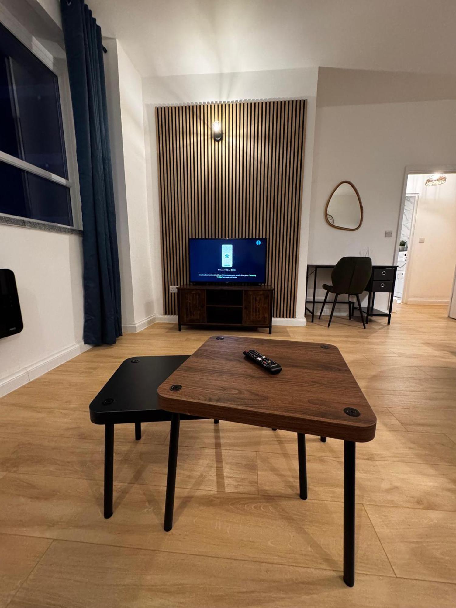 Modern 2 Bedroom 2 Bathroom Flat, Free Parking Appartement